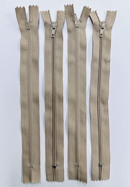 Замок не роздільний Т 3, 20 см,Zipper (бежевий 298)