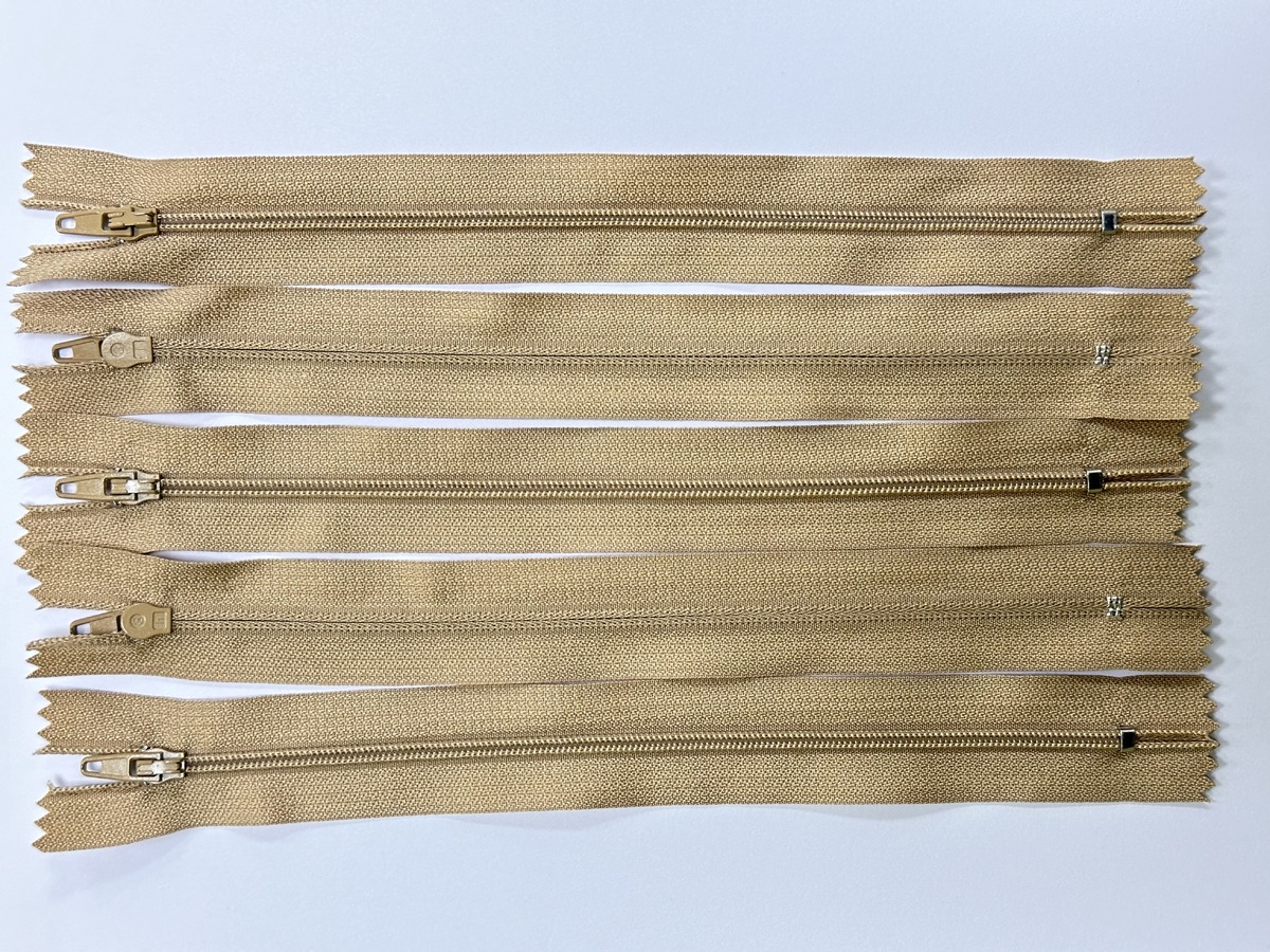 Замок не роздільний Т 3, 20 см, Zipper (бежевий 128). Фото 2